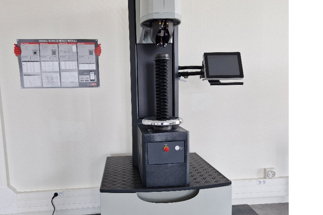 Mesure de la dureté : ROCKWELL C, BRINELL ET VICKERS / Assessing the hardness